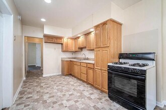79 W 16th St in Bayonne, NJ - Building Photo - Building Photo