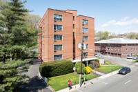 1541 Lemoine Ave in Fort Lee, NJ - Foto de edificio - Building Photo