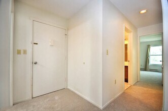 99 Mallard Dr, Unit 99 Mallared in Avon, CT - Building Photo - Building Photo