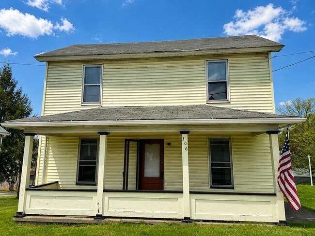 property at 306 Plummer St