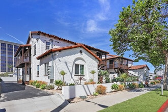 Newly Renovated Spanish Villa Apartment Homes in Santa Ana in Santa Ana, CA - Building Photo - Building Photo