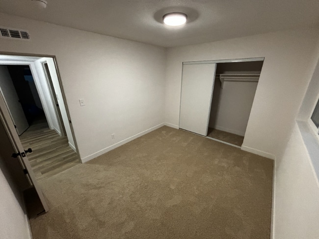 1733 Ophir Dr in Las Vegas, NV - Building Photo - Building Photo