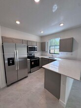 1549 NE 3rd Ave in Florida City, FL - Building Photo - Building Photo