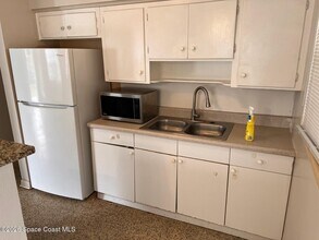 1040 Croton Rd in Melbourne, FL - Building Photo - Building Photo