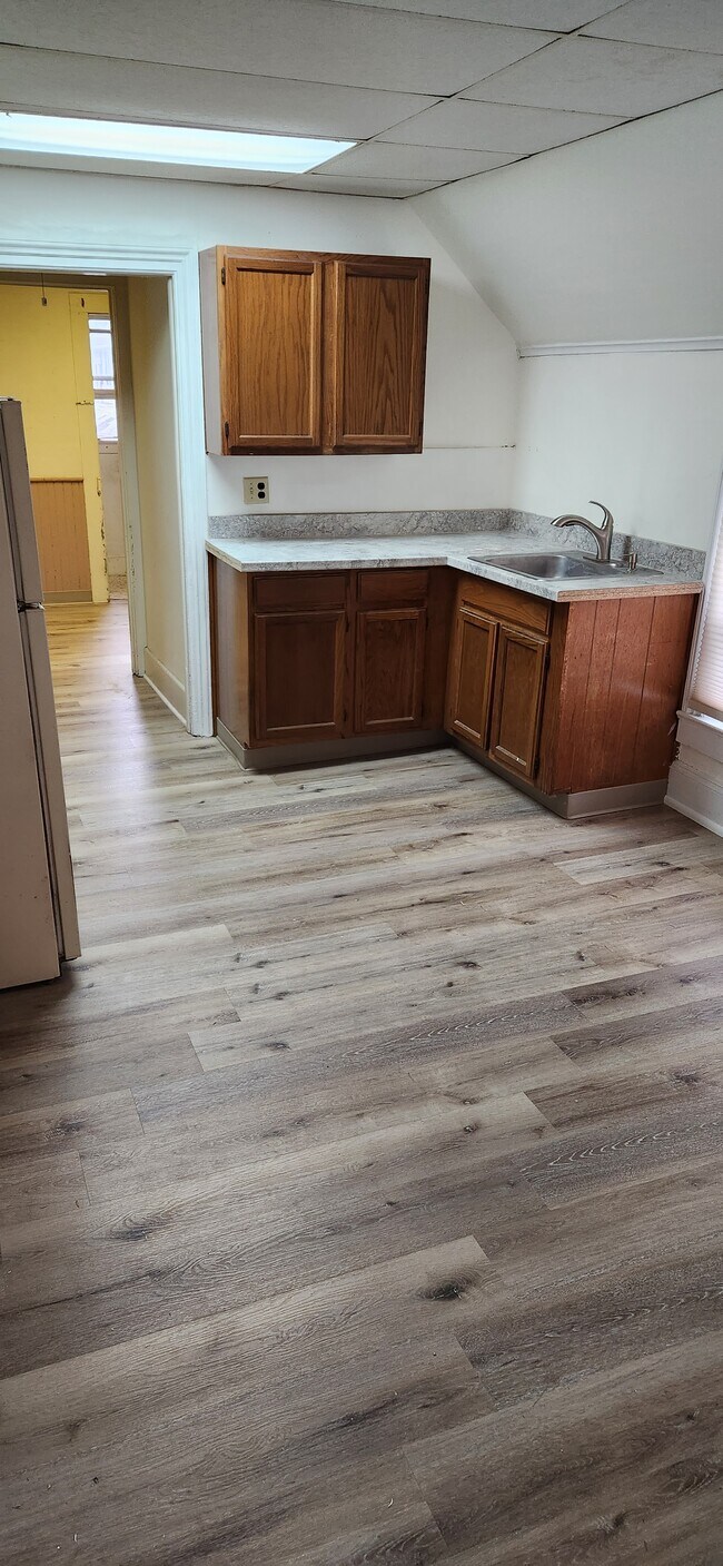 326 Niagara St, Unit Upper in North Tonawanda, NY - Building Photo - Building Photo