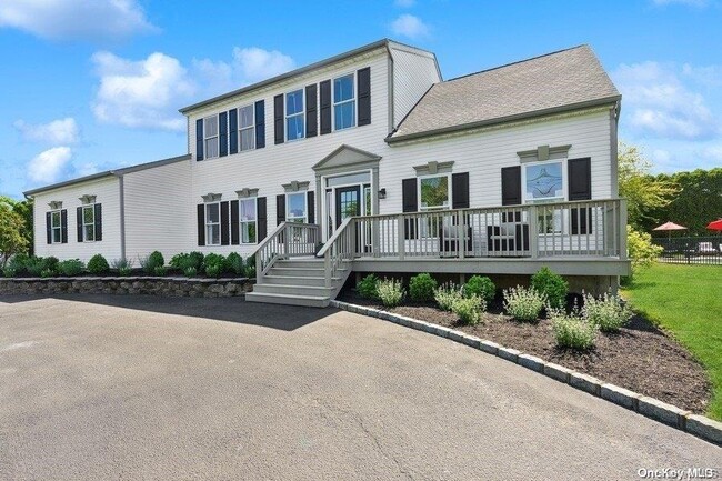 6 Private Rd in Southampton, NY - Building Photo - Building Photo