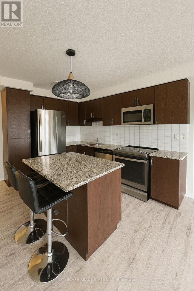 1676 Fischer-Hallman Rd in Kitchener, ON - Building Photo - Building Photo
