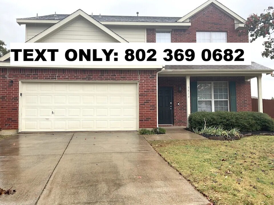 3800 Dunlavy Rd in Denton, TX - Building Photo