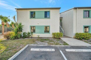 11412 8th St N, Unit 1007 in St. Petersburg, FL - Building Photo