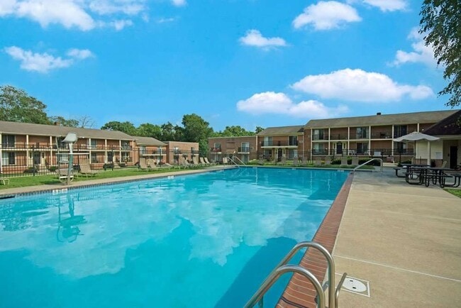 New Orleans Park Apartments in Secane, PA - Building Photo - Building Photo