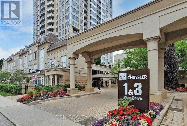 3 Rean Dr in Toronto, ON - Building Photo - Building Photo