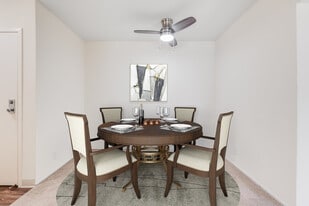 Alpine Park in Walnut Creek, CA - Building Photo