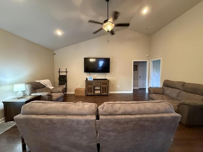 315 Egan Dr in Crestview, FL - Building Photo - Building Photo