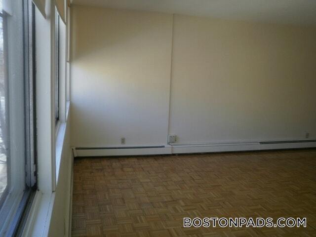 1455 Commonwealth Ave, Unit 309 in Boston, MA - Building Photo - Building Photo