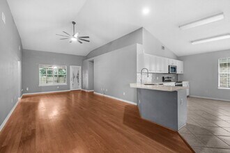 9761 Leeward Way in Navarre, FL - Building Photo - Building Photo