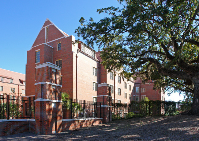 DeGraff Residence Hall in Tallahassee, FL - Foto de edificio - Building Photo