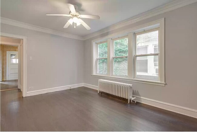 5725 N Bernard St, Unit 1 in Chicago, IL - Building Photo - Building Photo