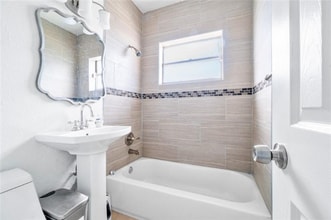 700 NW 14th Terrace in Fort Lauderdale, FL - Building Photo - Building Photo