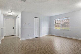 3520 E Fall Creek Pkwy N Dr in Indianapolis, IN - Building Photo - Building Photo