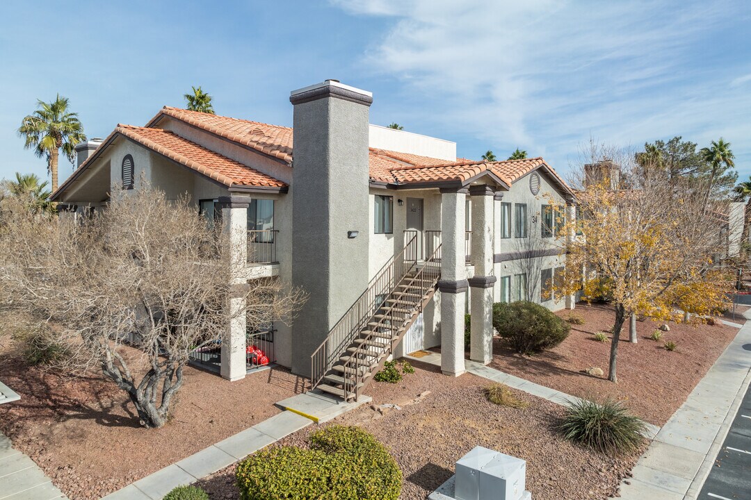 Verde Viejo Condominiums in Henderson, NV - Building Photo