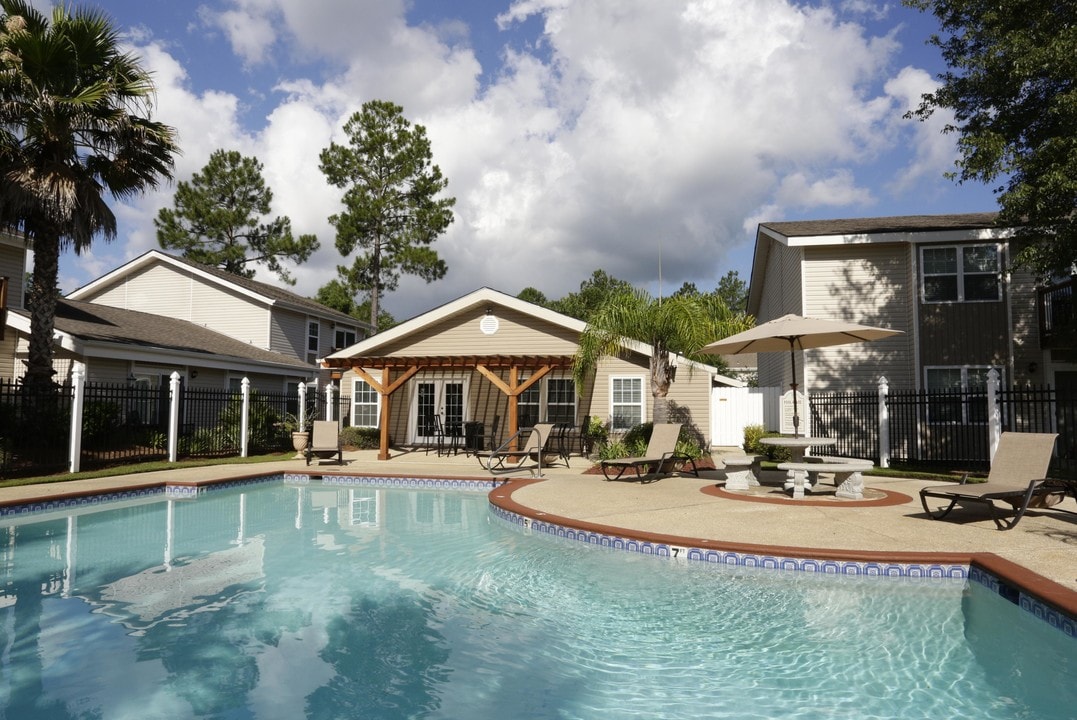 Meadowbrook Apartments in Slidell, LA - Building Photo