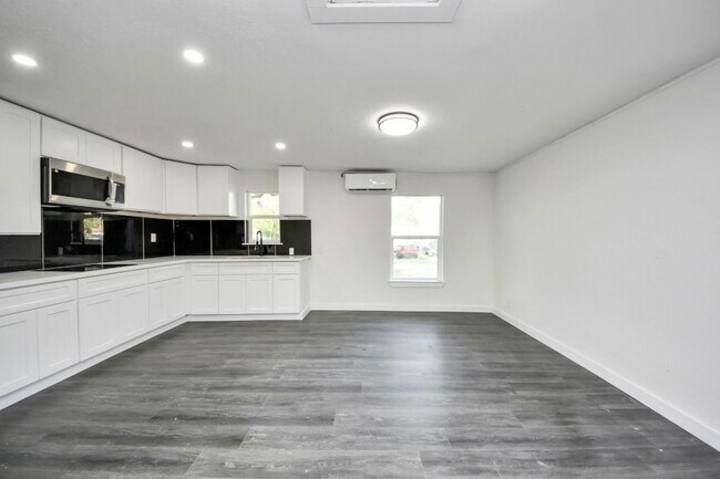 property at 7640 Broadview Dr