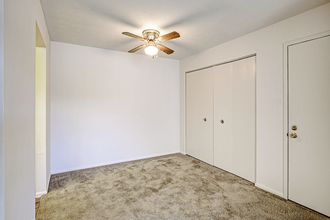 Thompson Village Apartments in Indianapolis, IN - Foto de edificio - Building Photo