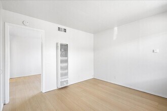 1843-1847 E 25th St in Oakland, CA - Building Photo - Building Photo