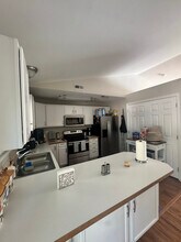 4884 Thrush Ln in West Richland, WA - Building Photo - Building Photo