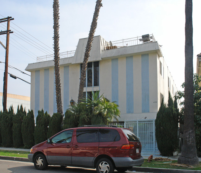 418 S Palm Dr in Beverly Hills, CA - Foto de edificio - Building Photo