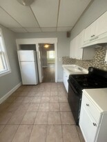 22 Cedar Ave, Unit 1 in Elizabeth, NJ - Building Photo