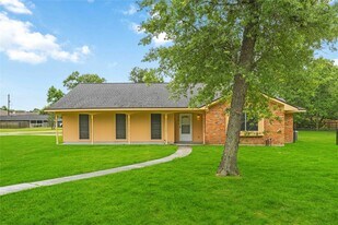 435 Rollingwood St in Baytown, TX - Building Photo