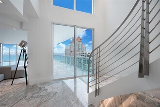 1000 South Pointe Dr in Miami Beach, FL - Building Photo - Building Photo