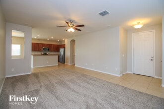 900 Leadwood Ave in San Tan Valley, AZ - Foto de edificio - Building Photo