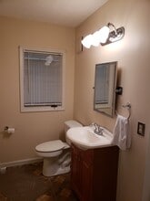 4820 St Leo Pl in Louisville, KY - Foto de edificio - Building Photo