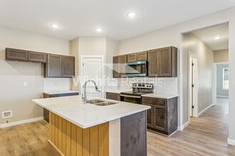 614 Briarbrook in Wichita, KS - Foto de edificio - Building Photo