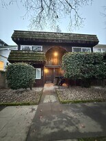 2824 I St in Sacramento, CA - Building Photo