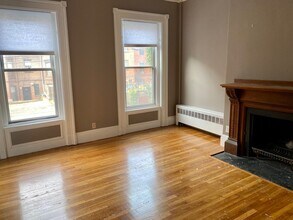 387 Marlborough St, Unit 4 in Boston, MA - Foto de edificio - Building Photo