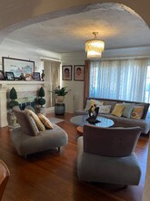621 Pioneer Dr in Glendale, CA - Foto de edificio - Building Photo