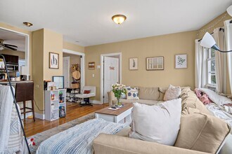 2 Richardson Ter, Unit 2 in Somerville, MA - Building Photo - Building Photo