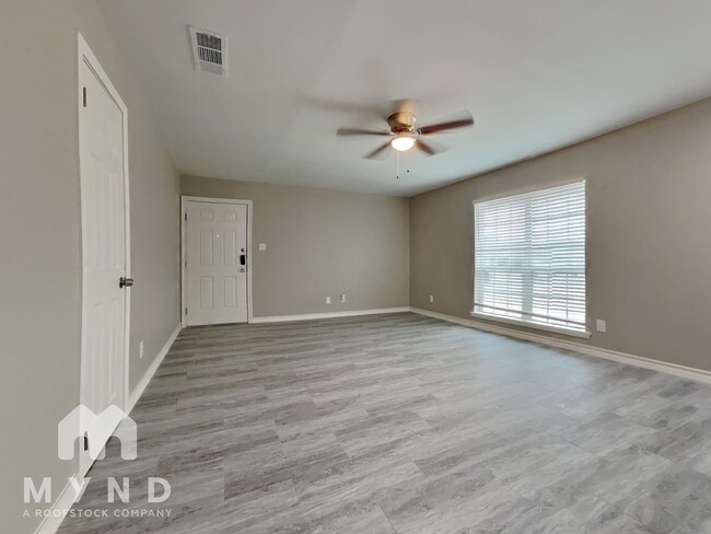 1507 Cardinal Dr in Ennis, TX - Building Photo - Building Photo