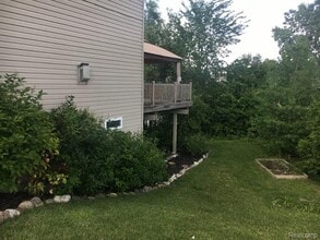 10105 Edgewater Trail in Holly, MI - Building Photo - Building Photo