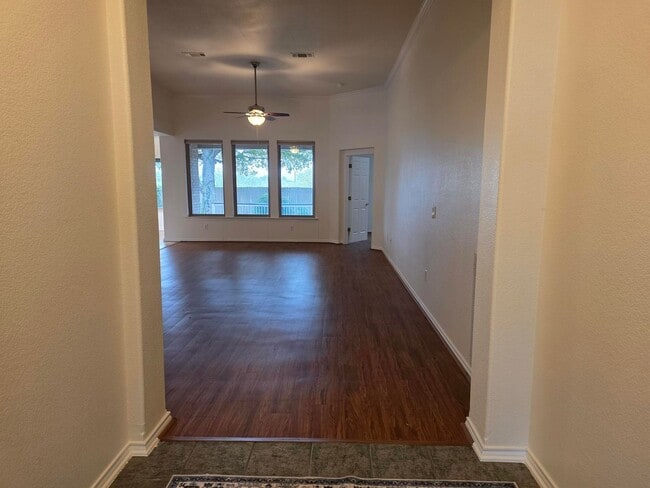 323 Chase Oaks Pl in Fredericksburg, TX - Building Photo - Building Photo