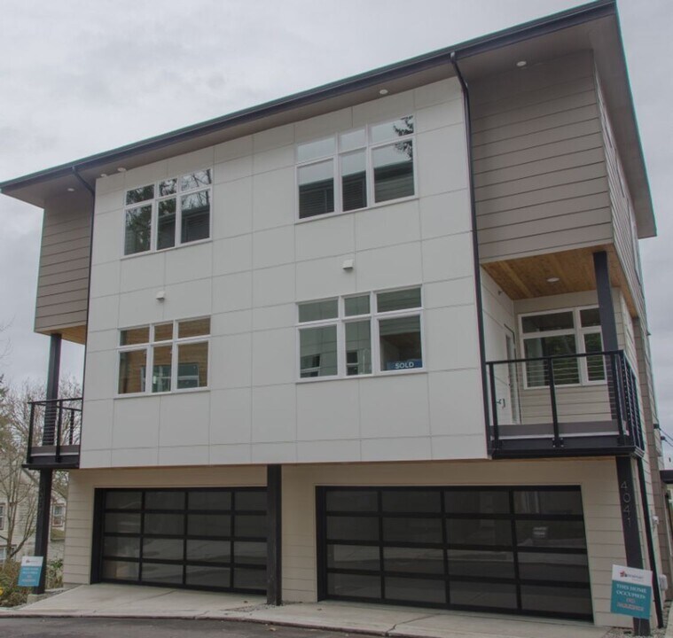 4041 129th Pl SE in Bellevue, WA - Building Photo