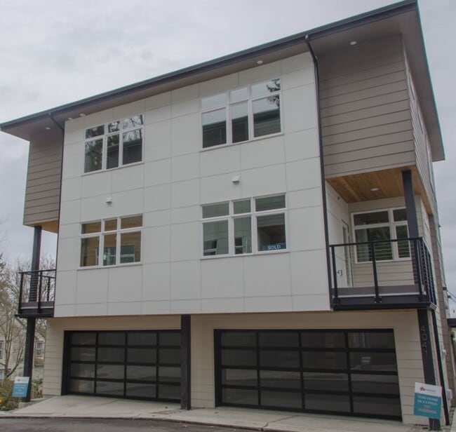 property at 4041 129th Pl SE