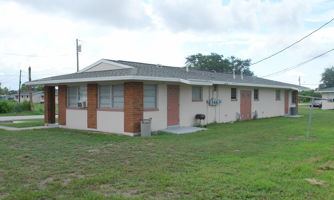 609-611 Whaley St in Cocoa, FL - Foto de edificio - Building Photo