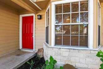 220 Sailmaster St in Lakeway, TX - Building Photo - Building Photo