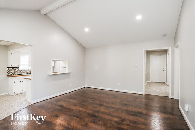 13914 Duncannon Dr photo'