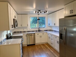 27 Spruce St in Barnardsville, NC - Building Photo - Building Photo