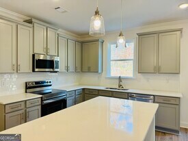 7267 Millbrae Walk in Flowery Branch, GA - Building Photo